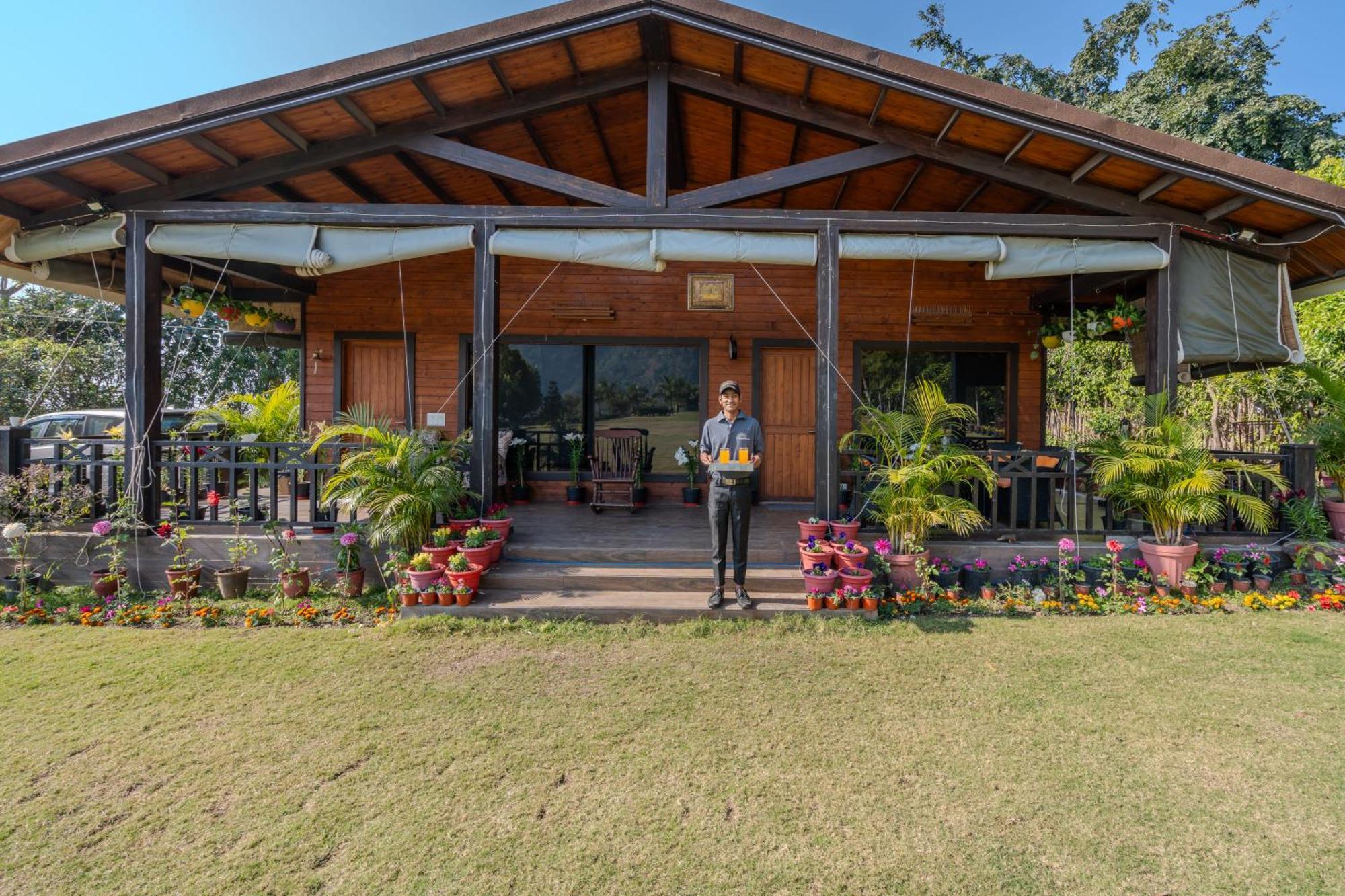 Saffronstays Timber Crest Дехрадун Екстериор снимка